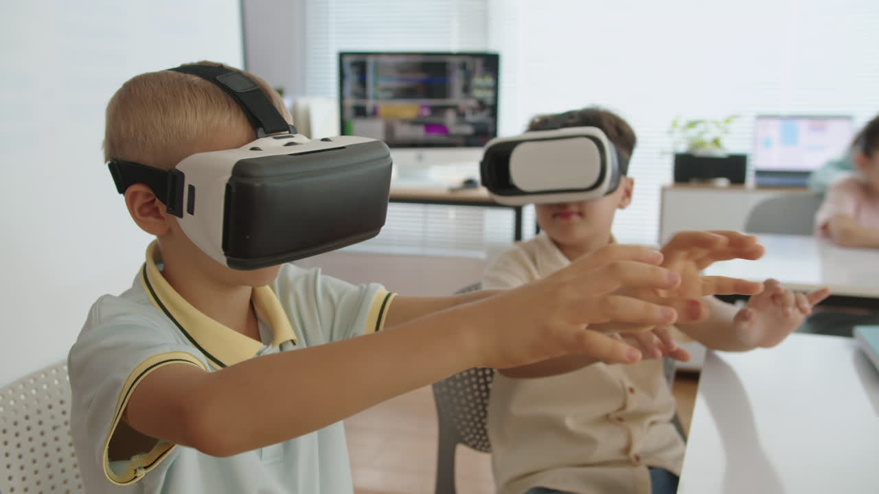 Little Programmers Engineering in AR Glasses at IT Class