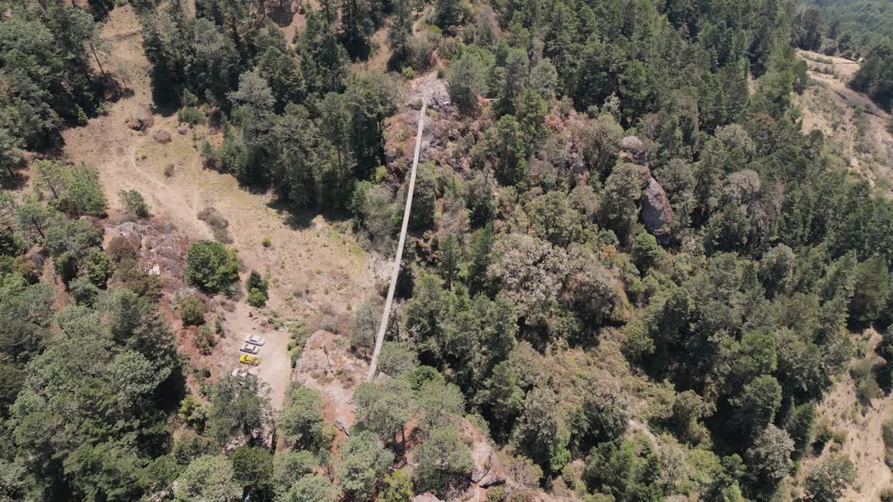 aventuras aéreas en benito juárez: senderismo, campamento y puente colgante