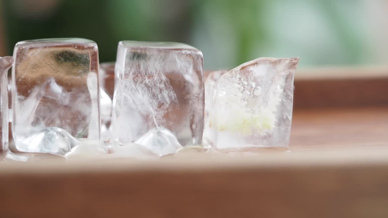 얼음 큐브의 클로즈업