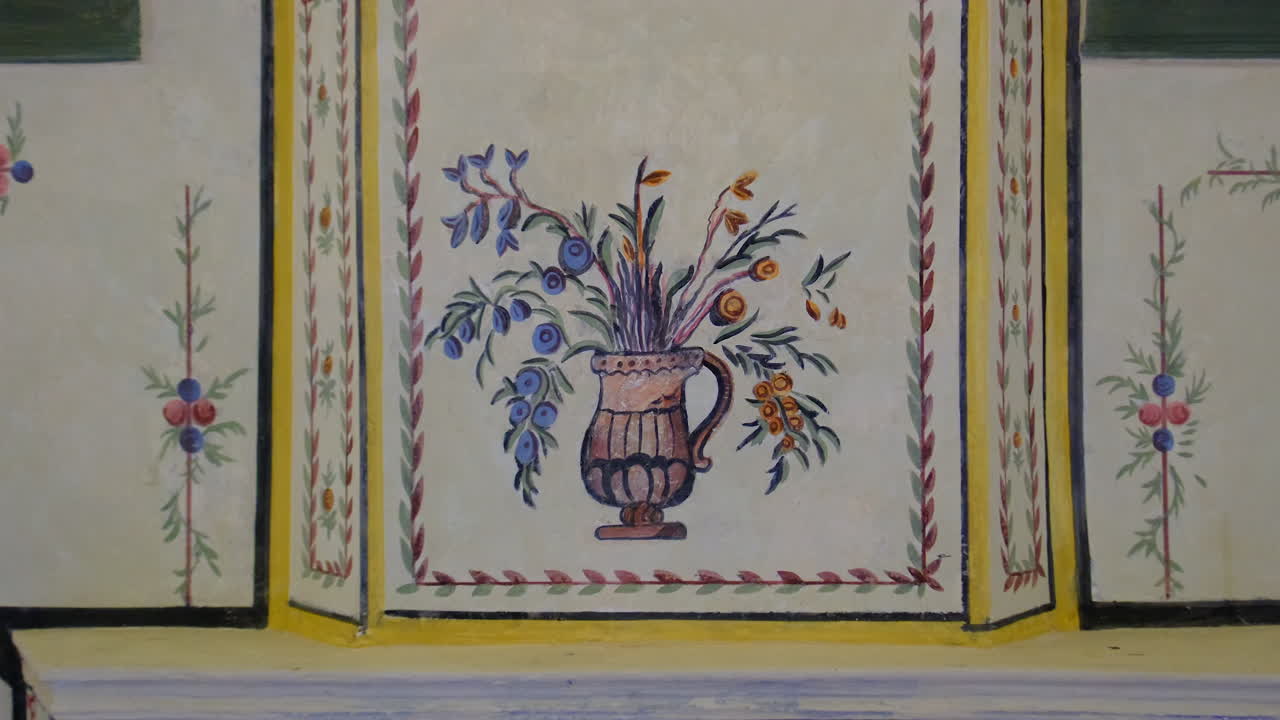 pared pintada a mano de la mansión zoom hacia fuera en cámara lenta