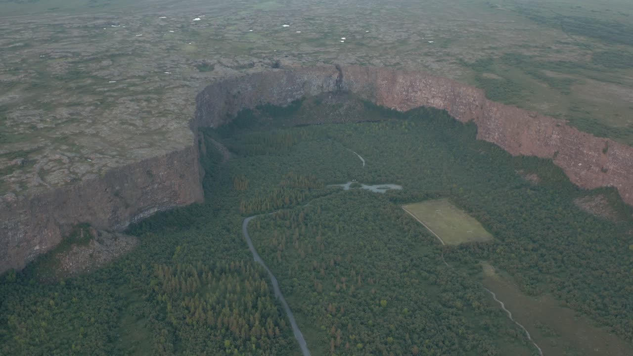 아이슬란드, 공중에서 asbyrgi의 말굽 모양 협곡에서 삼림 지대 계곡