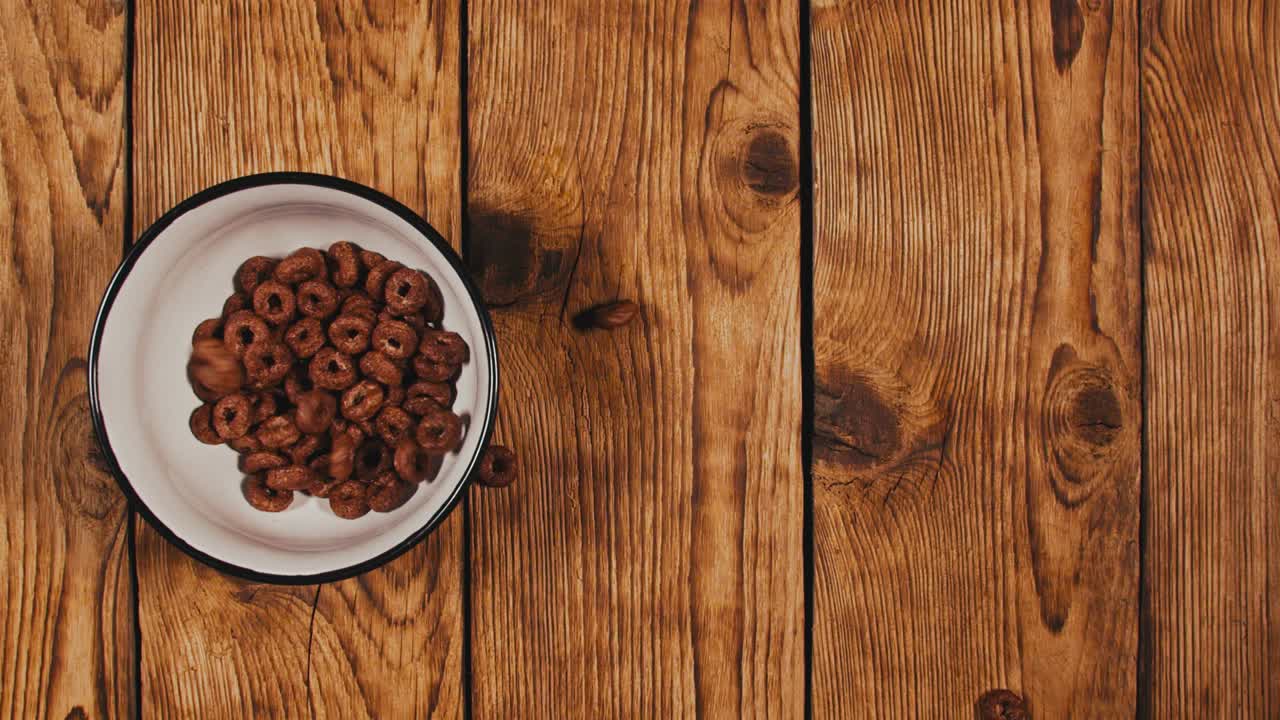 círculos de cereales dorados macro tiro