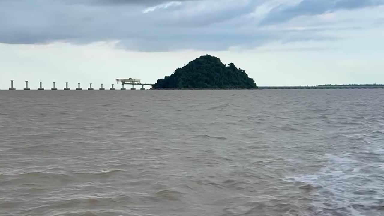 The ferry crosses the Batang Lupar river, connecting Sebuyau and Triso as part of the coastal road route often used as a shortcut between Kuching and areas like Sarikei or Sibu