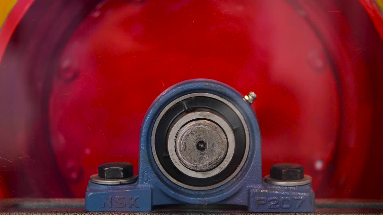 primer plano de un rodamiento industrial