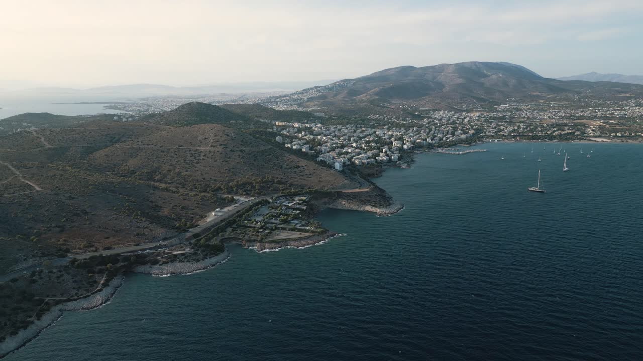 fotografía aérea de la riviera de atenas