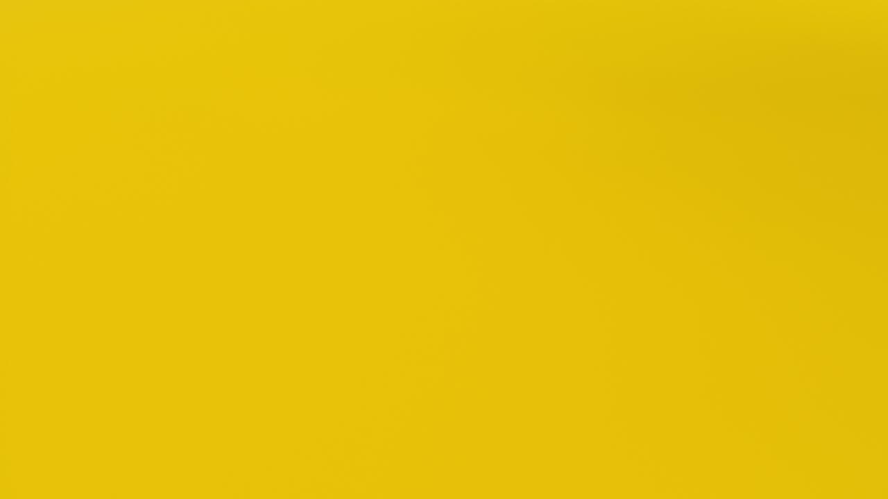 cayendo y rodando esferas amarillas 3d.