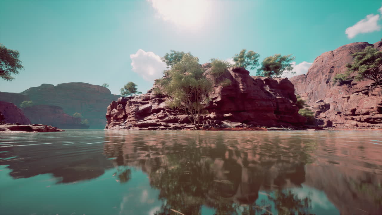 un lago tranquilo en el cañón