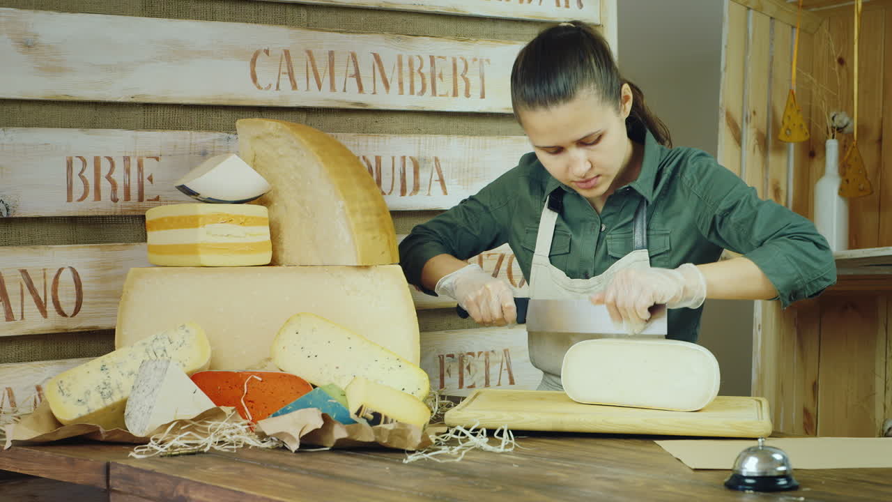 직장에서 판매자 치즈 - 치즈 나이프 hd 비디오 절단
