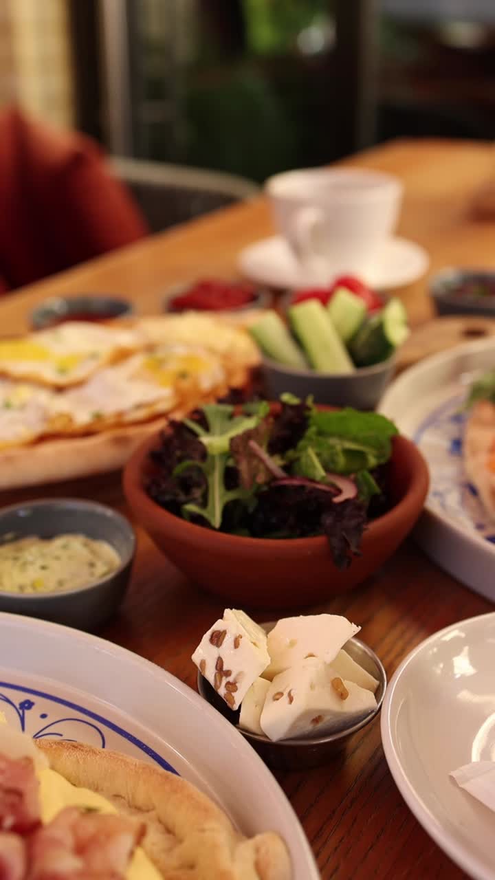 카페에서 아침식사