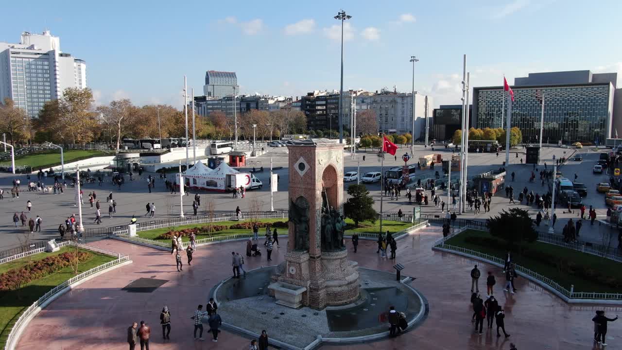 calle istiklal con la gente