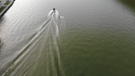 toulouse waterskiing aerial