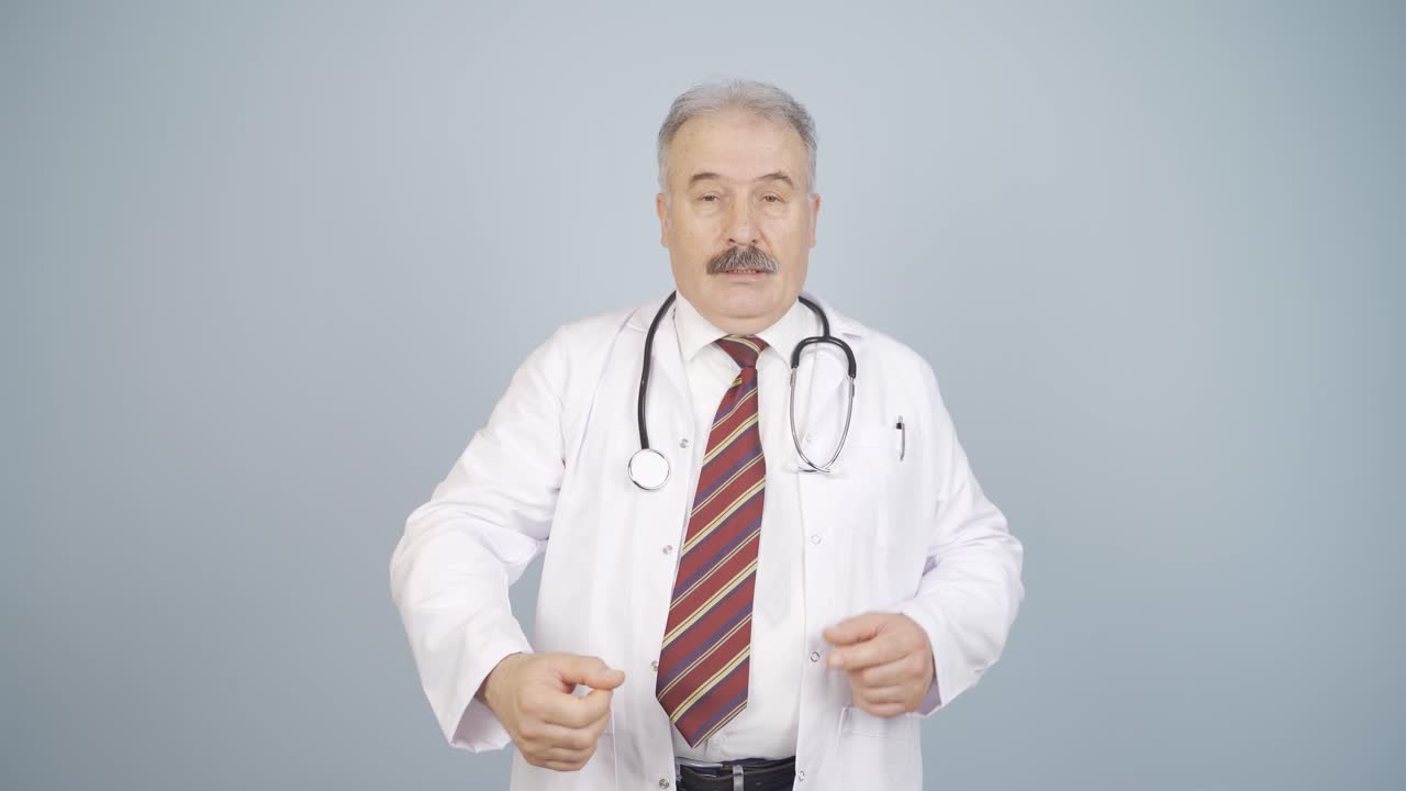 의사는 올바른 재채기를 보여줍니다.