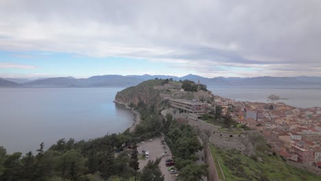 Panorama-Der-Küstenstadt-Nauplio-Auf-Der-Peloponnes-In-Griechenland