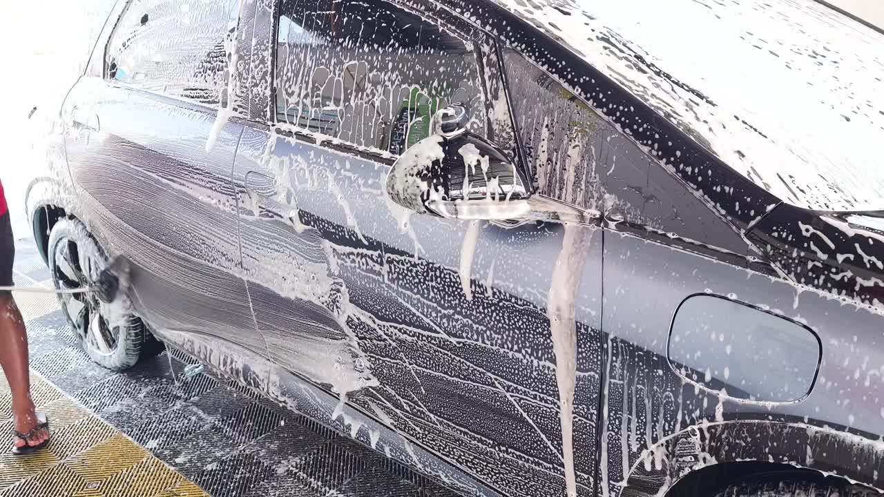 lavagem de carros em andamento