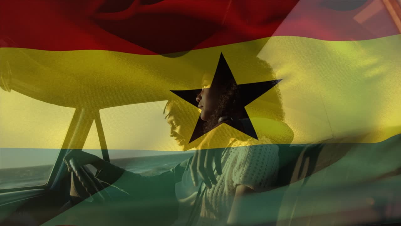 Animação da bandeira de Gana sobre um casal afro-americano feliz conversando em uma caminhonete na praia