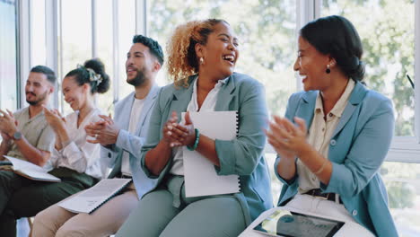 Negocios,-Equipo-Y-Aplausos-Para-La-Celebración.