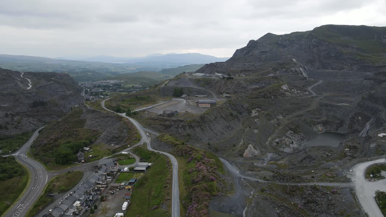 노스 웨일즈의 슬레이트 채석장 드론 영상 blaenau ffestiniog gwynedd, uk 공중 4k 영상