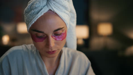 focused housewife thinking home at dark morning closeup. woman solving problem