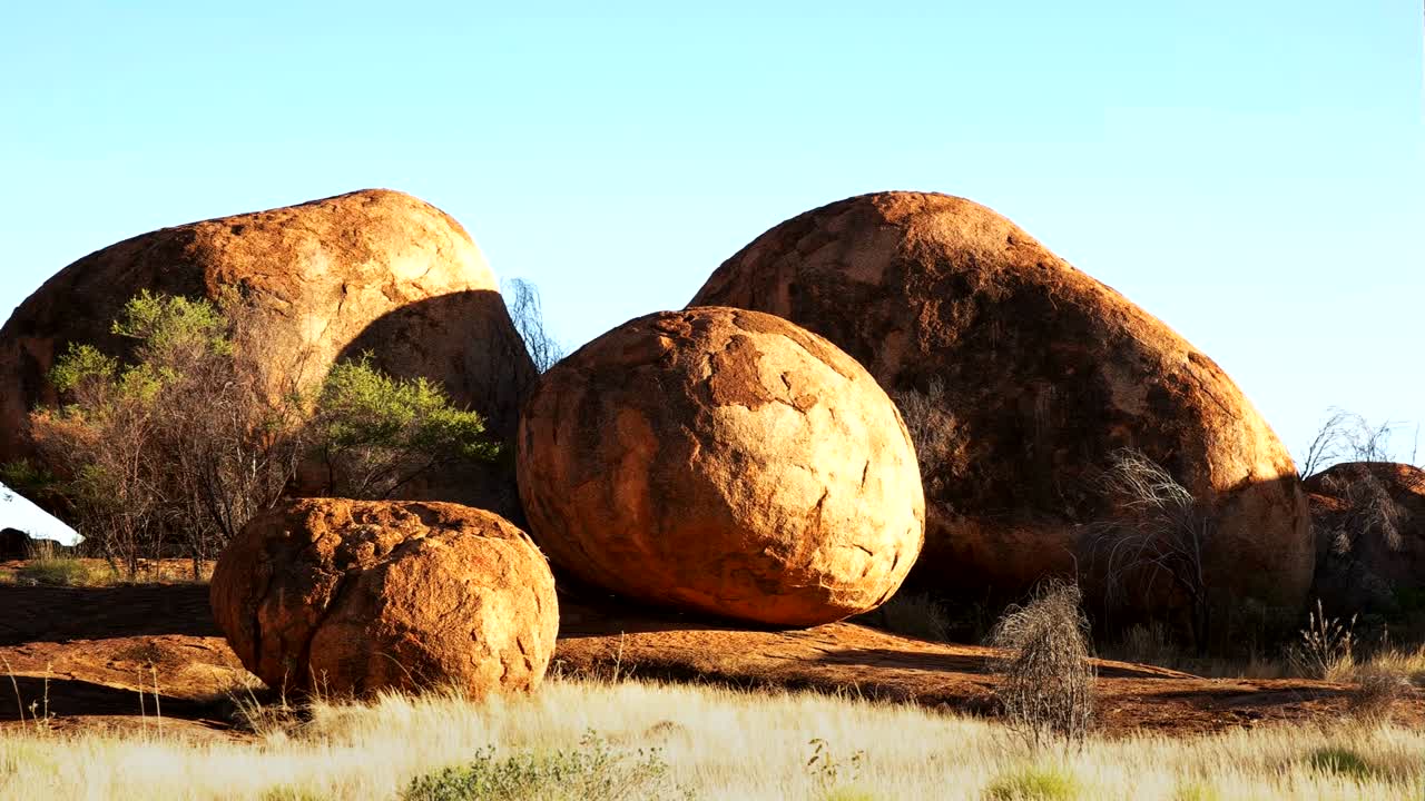 둥근 악마 대리석