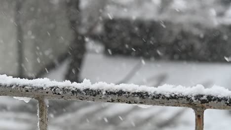 Cámara-Lenta-De-Nieve-Que-Cae.-Fondo-De-Invierno-Borroso