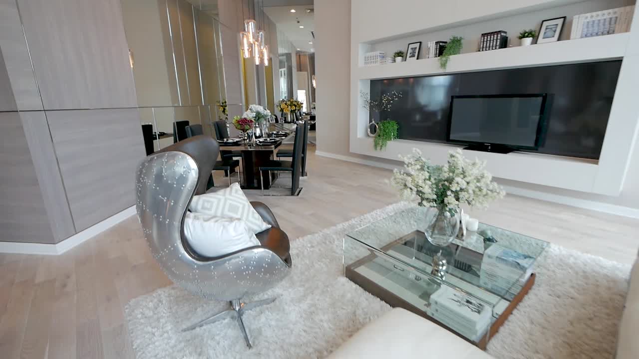 lujosa decoración de sala de estar de doble volumen