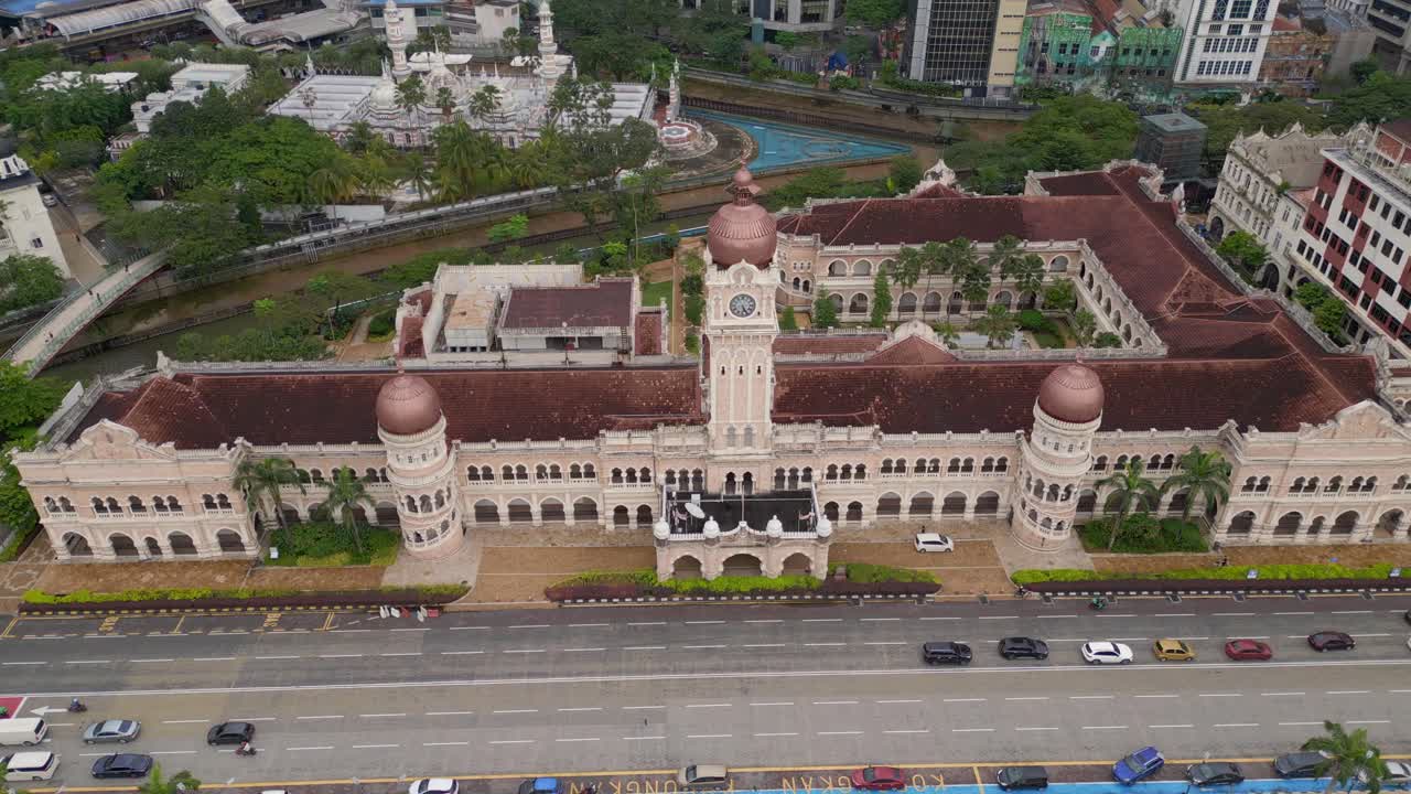 Kuala Lumpur'daki Merdeka Meydanı'nda Sultan Abdül Samad