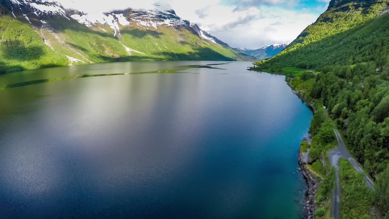 imágenes aéreas de la hermosa naturaleza de noruega.