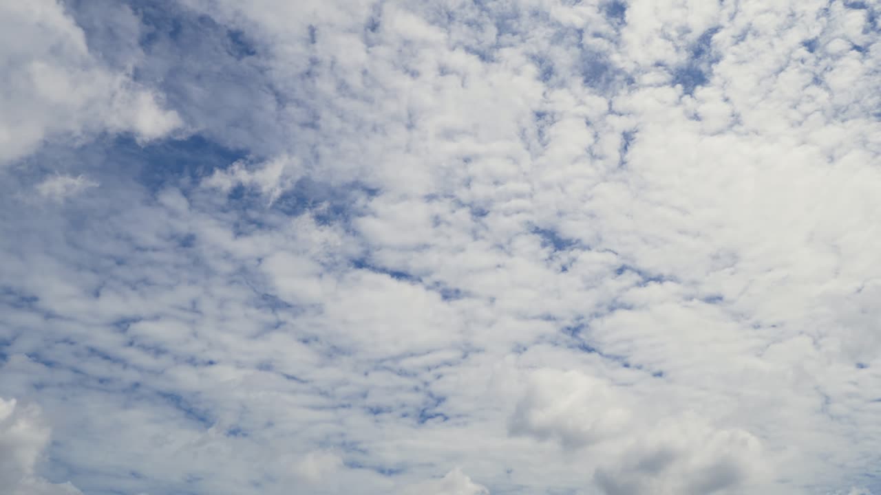 Blue sky white clouds. Puffy fluffy white clouds. Timelapse.