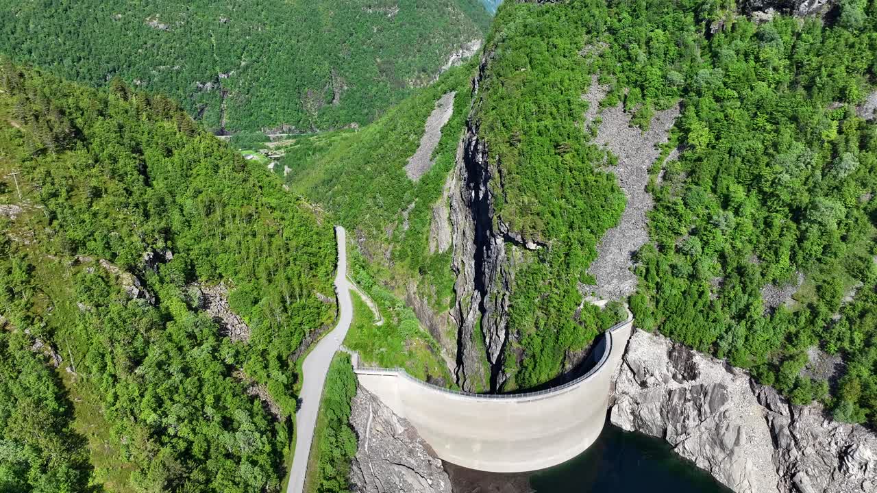 Drone film from Zakariasdammen dam, which holds 70 million m&sup3; of water