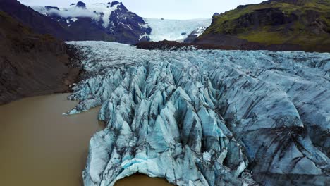 glaciar svinafellsjokull en la reserva natural de skaftafell en islandia