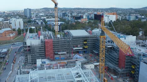 Drohnenaufnahme-Des-Brisbane-South-State-Secondary-College-BSSSC-Mitten-In-Der-Bauentwicklung