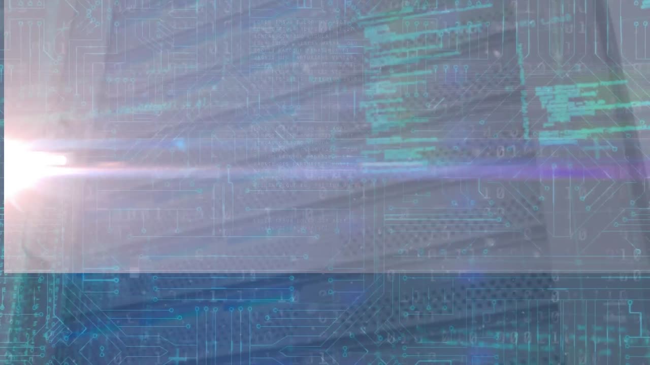 animación del procesamiento de datos sobre una placa de circuitos informáticos brillante