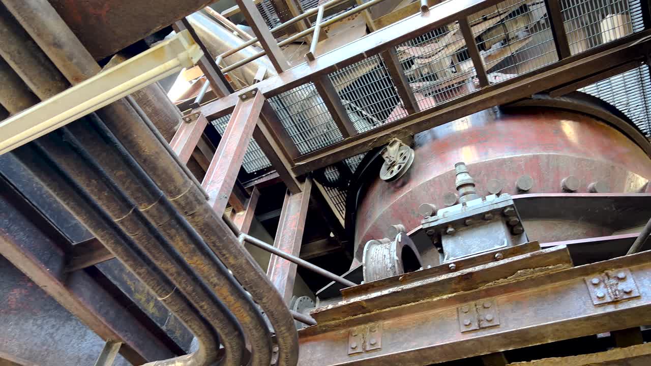 lavado de maquinaria pesada en una planta metalurgica en la ciudad de monterrey, nuevo leon