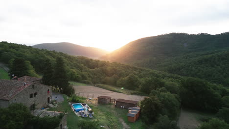 Enjoy-breathtaking-views-of-Tuscany's-iconic-hills-with-this-drone-footage