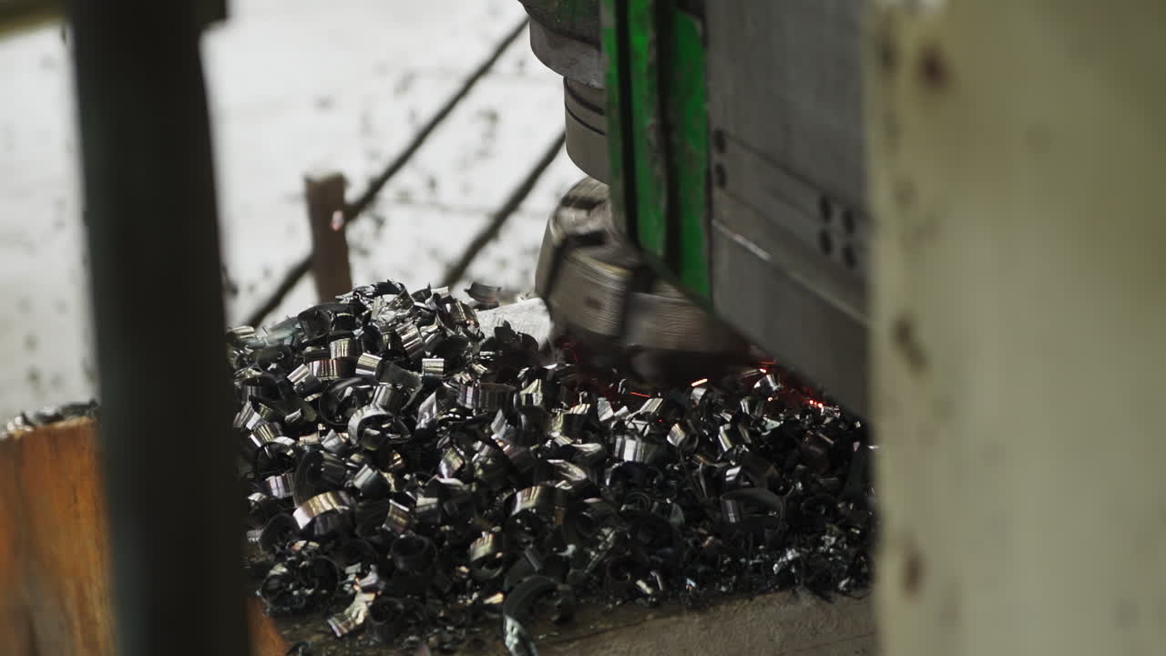 Metal Machining Process with Chips