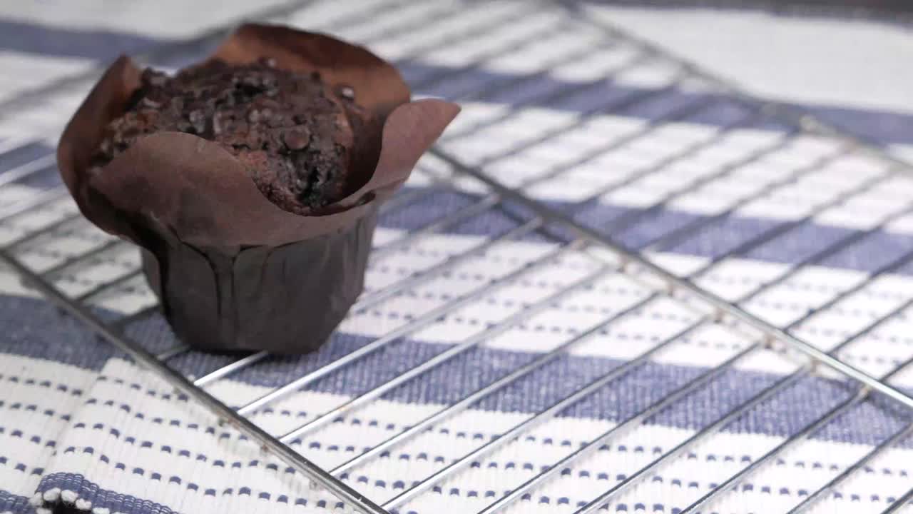 Muffin con gocce di cioccolato e banana