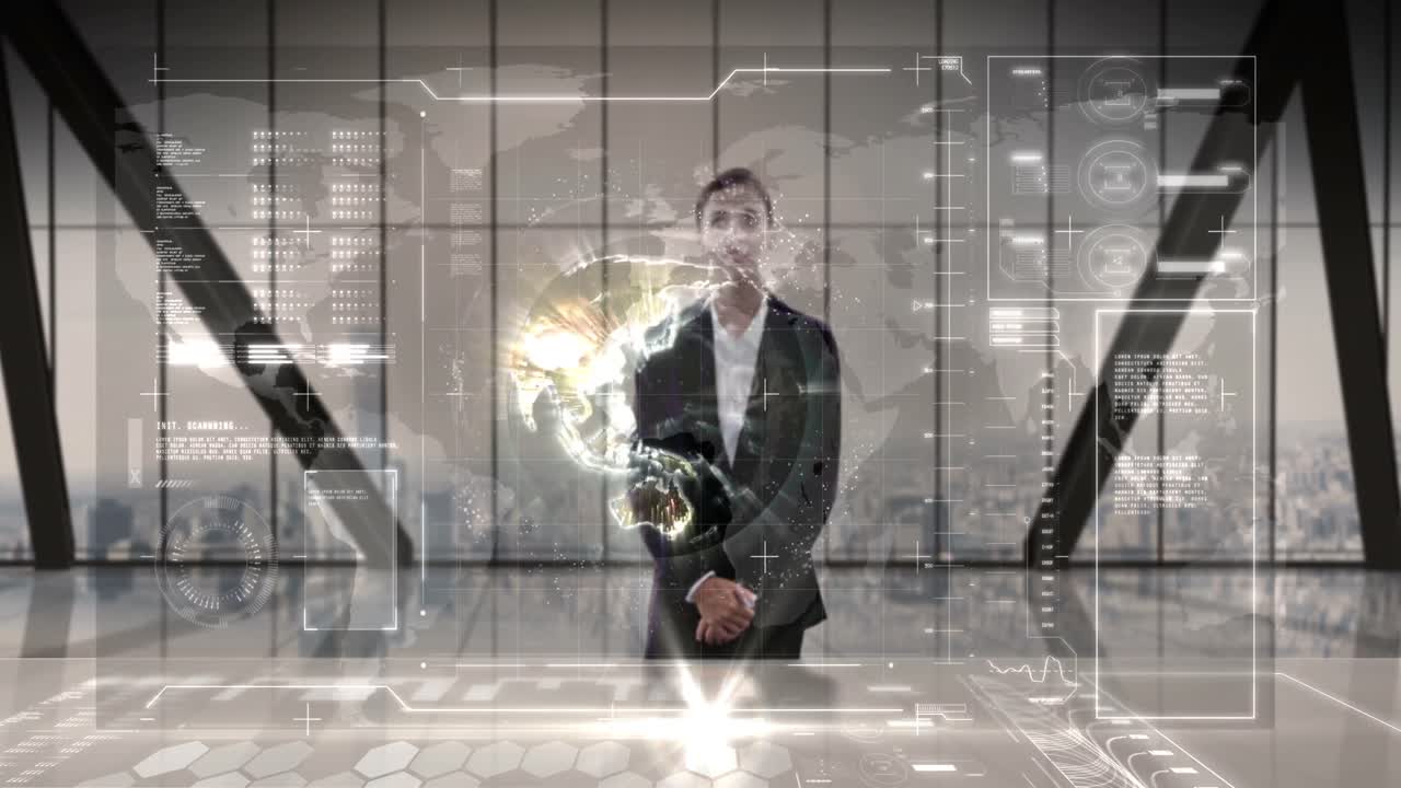 mujer de negocios usando una pantalla digital