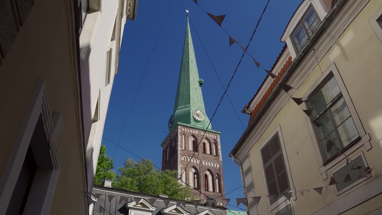 Beautiful tilt up reveal over streets of Riga old town