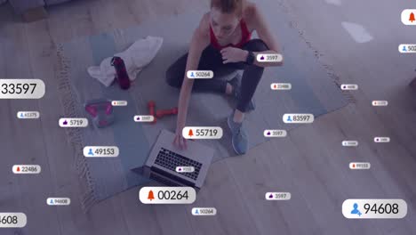 Animación-De-Barras-De-Notificación-Sobre-Una-Mujer-Caucásica-Que-Usa-Una-Computadora-Portátil-Para-Completar-El-Ejercicio-En-Casa