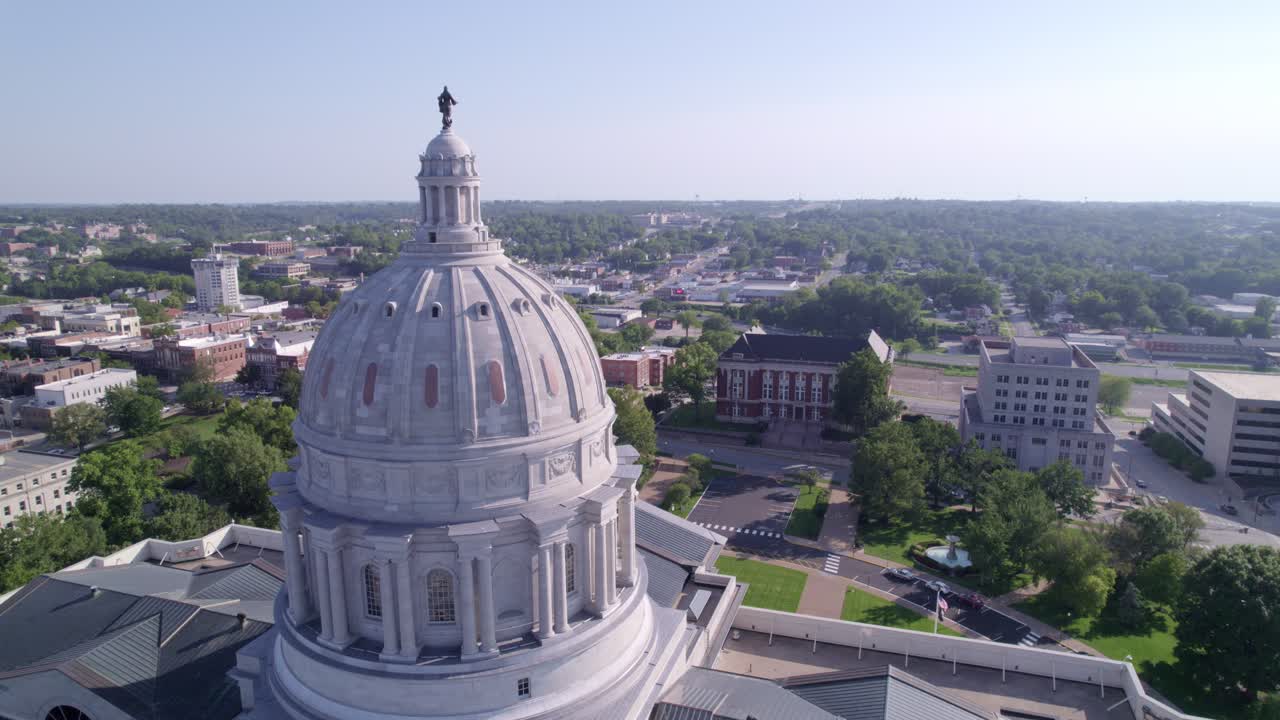 Discover Jefferson City's vibrant cityscape and the impressive government buildings with captivating drone videos.