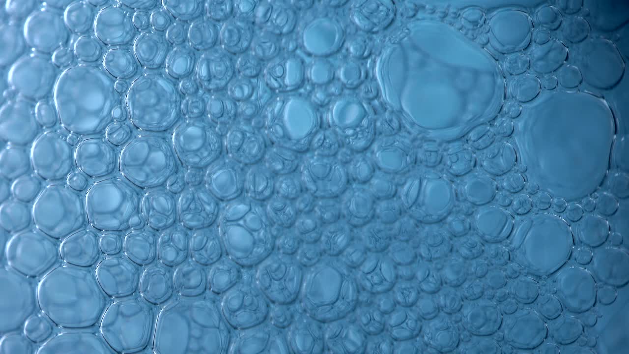 Bolle d'aria, bolle di sapone, tensione superficiale dell'acqua, arcobaleni, bolle di sapone scintillanti, riflessi di luce multicolori, effetti video, sfondi, 4K