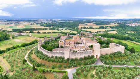 italia, toscana, siena. vista aérea del pueblo medieval de monteriggioni_1
