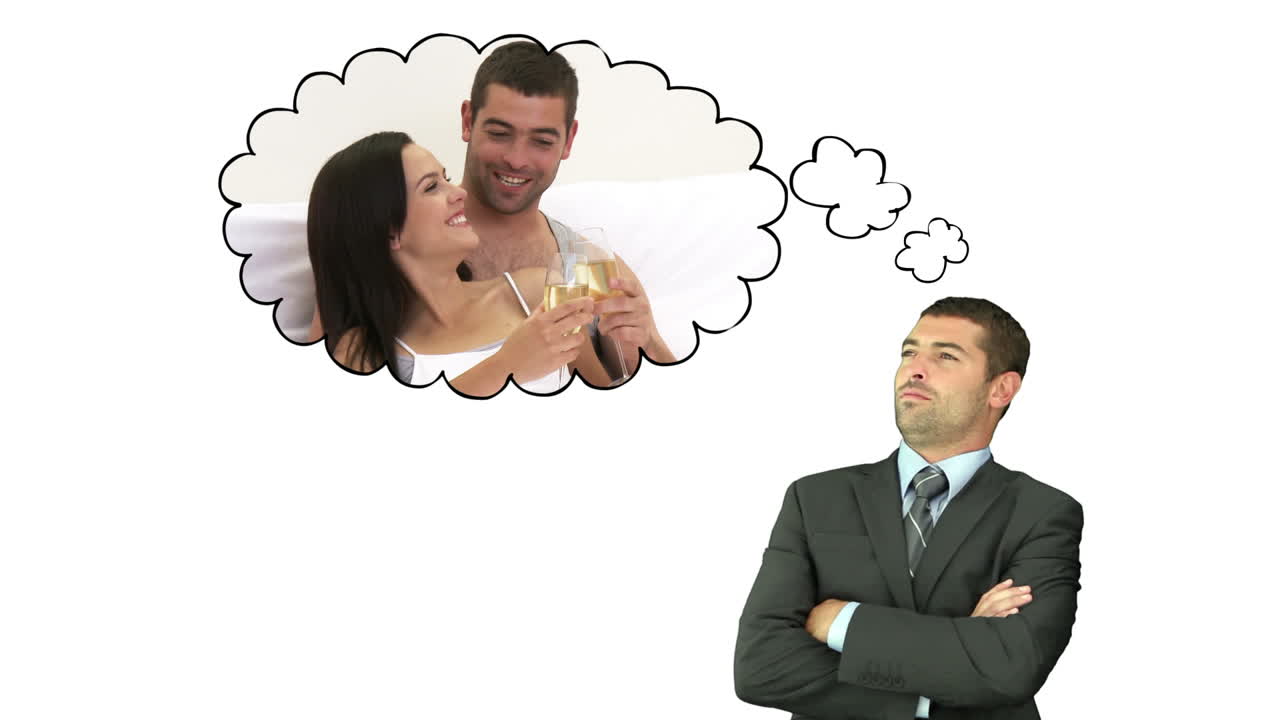 un hombre de negocios pensando en momentos románticos.