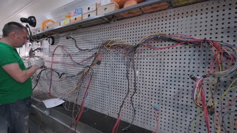 proceso de fabricación de arneses de cableado para vehículos, industria del automóvil