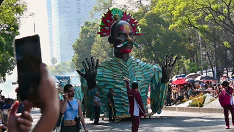 caravan highlighting the pre-hispanic roots of the day of the dead at the day of the dead parade