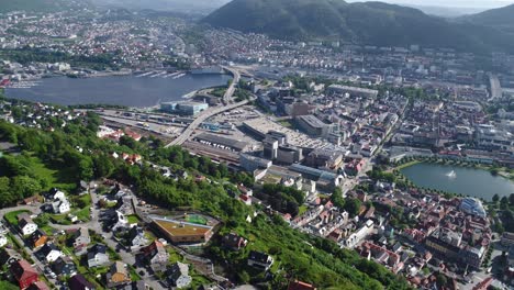 Bergen-Es-Una-Ciudad-Y-Municipio-De-Hordaland,-En-La-Costa-Oeste-De-Noruega.-Bergen-Es-La-Segunda-Ciudad-Más-Grande-De-Noruega.