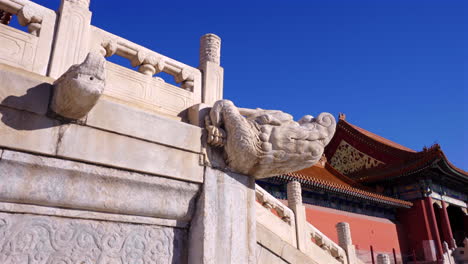 The-Forbidden-City-in-Beijing,-China,-an-ancient-Eastern-civilization,-features-Chinese-style-architecture-and-royal-gardens