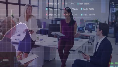 Animación-Del-Procesamiento-De-Datos-Financieros-Sobre-Diversos-Grupos-De-Empresarios