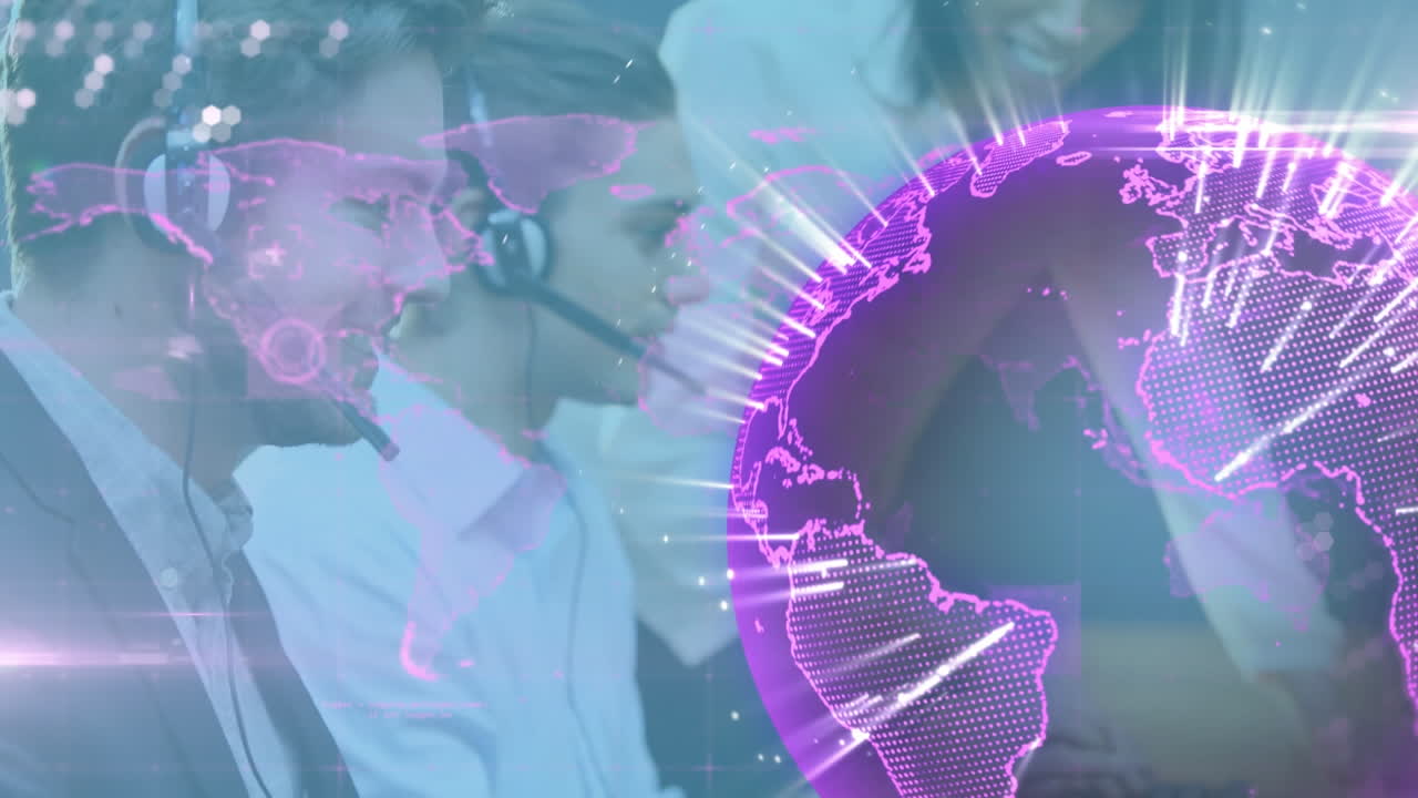 animación del globo giratorio sobre mujer afroamericana equipo de capacitación de ejecutivos en la oficina