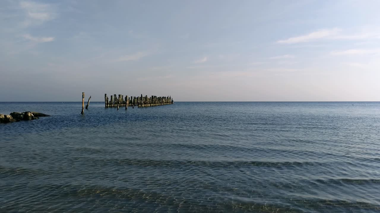 topo abandonado en el mar